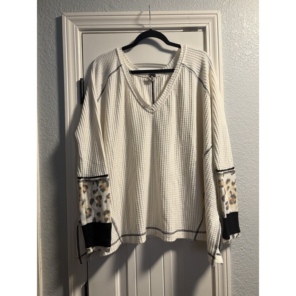 We The Free Waffle Knit Top Women XS White Excellent Leopard Print Boho V-Neck